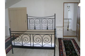 Rumunija Chata Ucea de Jos, Eksterijer